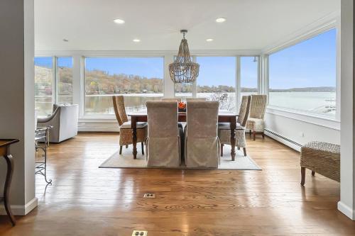 Candlewood Lake House - Danbury, CT