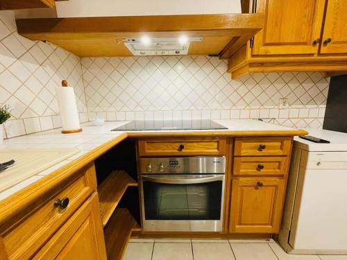 Grande maison : Près de Paris/Orly (Grande maison : Pres de Paris/Orly) in Вільнев-ле-Руа