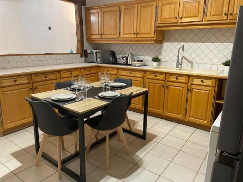 Grande maison : Près de Paris/Orly (Grande maison : Pres de Paris/Orly) in Вільнев-ле-Руа