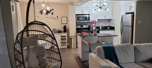 Smart Stylish Downtown Condo- 2 bedrooms