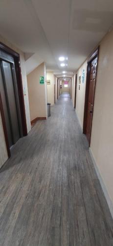 HOTEL SAN THOMAS INN - Photo 2