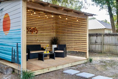 The Recharge - Springs , Tesla & EV Station , Pets in High Springs (FL)