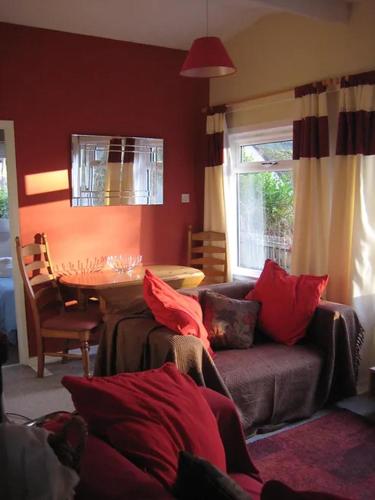 Satchwell Chalet on Reelig Estate - Dog Friendly in Kiркхілл