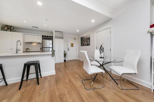 Corporate Gem + Rooftop Pool & Spa