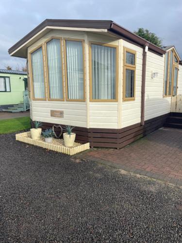 Зовнішній вигляд готелю, 7 Rannoch Row, lovely holiday static caravan for dogs & their owners. in Форфар