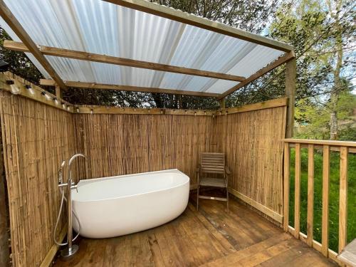 B&B Raetihi - Glamours Glamping Private bush - Bed and Breakfast Raetihi