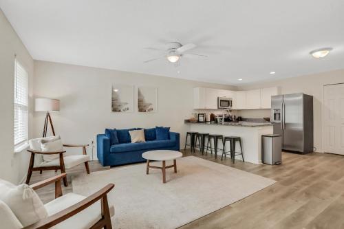 Kitchen, Town nearby, beach, grill, garage, pets in Other