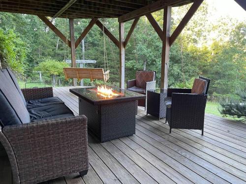 Three bedroom guest quarters on a cozy horse farm in Rutherfordton, USA