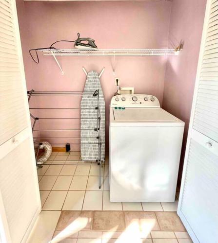 Three bedroom guest quarters on a cozy horse farm in Rutherfordton, USA