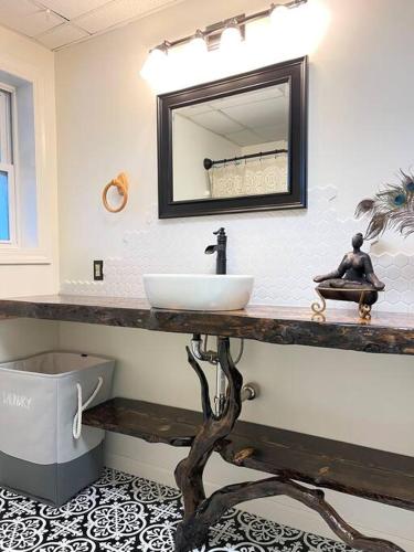 Three bedroom guest quarters on a cozy horse farm in Rutherfordton, USA