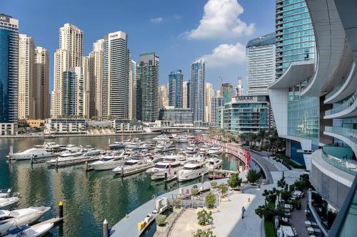 Luxurious 2BR apt with panoramic Marina view, Dubai