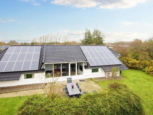  Four-Bedroom Holiday home in Hemmet 14 in Falen