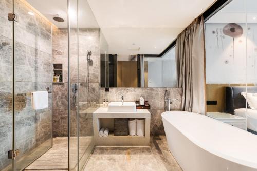 room detail thumbnail 2