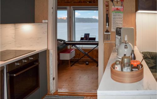 Kitchen, Beautiful Home In Stathelle With House Sea View in Langesund