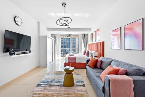 StoneTree - Modern Stylish Studio in JLT, Dubái