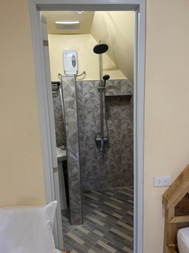 Dwarf Guest House Dwarf Guest House