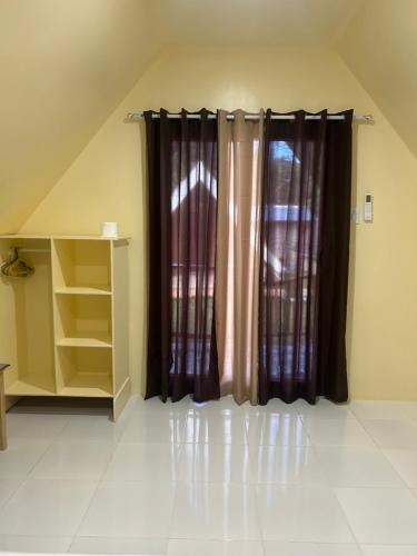 Dwarf Guest House Dwarf Guest House