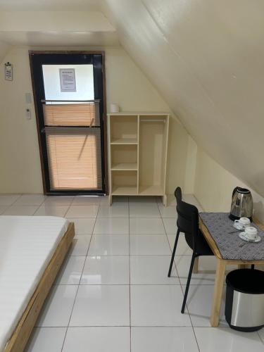 Dwarf Guest House Dwarf Guest House