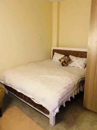 Rige's Homes Furnished Studio