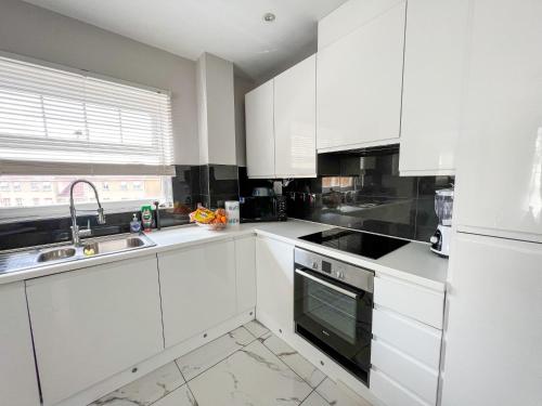 2 Double Bedroom Apartment in Edgware, London in Edgware
