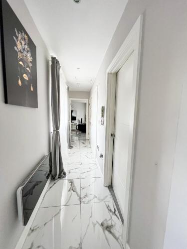 2 Double Bedroom Apartment in Edgware, London in Edgware