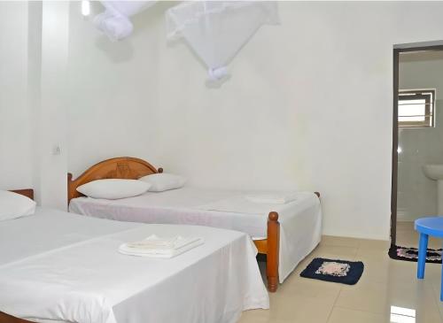 Traveller's Hostel Hikkaduwa - image 3