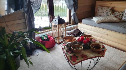 1 king bed, 4 sofa beds