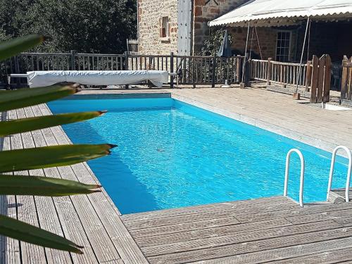 مسبح, Gîte de Cayssie (Gite de Cayssie) in فاريير