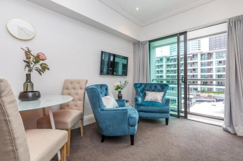 Comfortable & Cozy - Newly Furnished 'Quays' Share Save Comfortable & Cozy - Newly Furnished 'Quays' Share Save