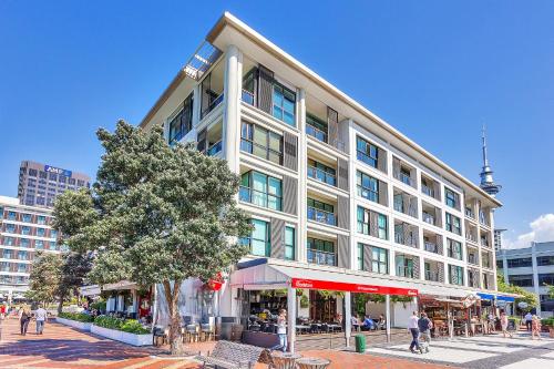 Comfortable & Cozy - Newly Furnished 'Quays' Share Save Comfortable & Cozy - Newly Furnished 'Quays' Share Save