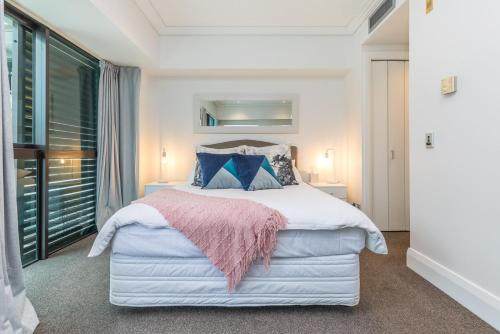 Comfortable & Cozy - Newly Furnished 'Quays' Share Save Comfortable & Cozy - Newly Furnished 'Quays' Share Save