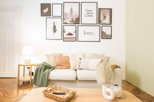 Visegradi Downtown Apartment - Tap to explore photos
