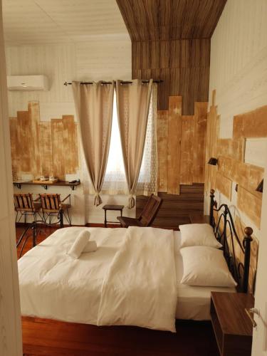 1920's Rooms & Beds in 칼라마타