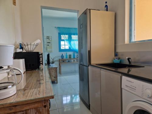 キッチン, Les Villas du Bambou - Appartement AZUL de 1 à 3 pers (Les Villas du Bambou - Appartement AZUL de 1 a 3 pers) in ゴシエール