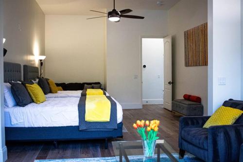 Estee Lauder - Luxury Movie Colony Villa Pool, Spa, Walk to DT in Palm Springs, USA