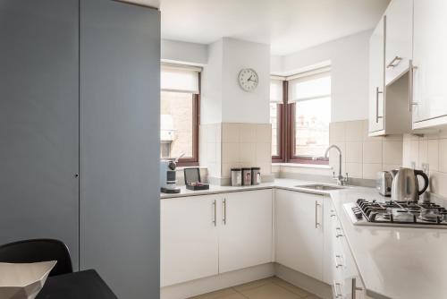 Monarch House - Serviced Apartments - Kensington - image 4
