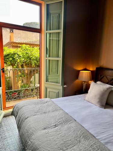 Deluxe Double Room with Castle View image 3