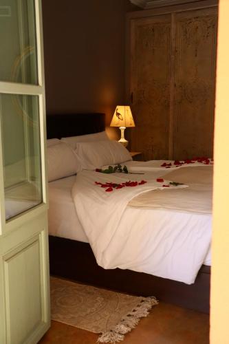 Deluxe Suite with Spa Bath image 4