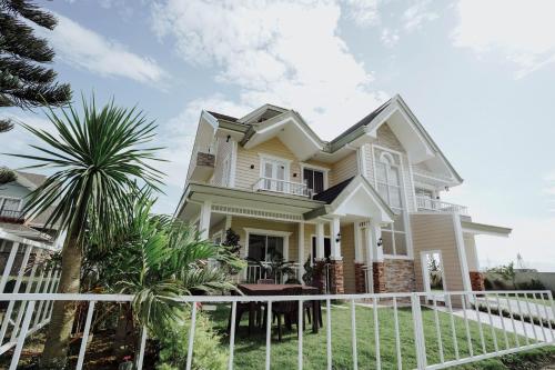 Cozy Crib Saratoga in Tagaytay Midlands with Breakfast, Alfonso
