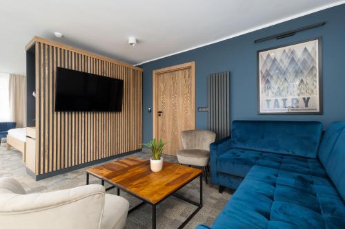 Deluxe Double Room with Balcony image 6