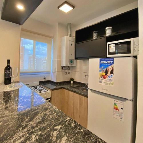 One-Bedroom Apartment image 4