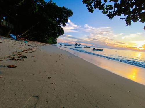 La Digue Luxury Beach & Spa