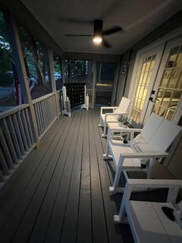 Pet-Friendly Lake House with Kayaks, Golf, & More