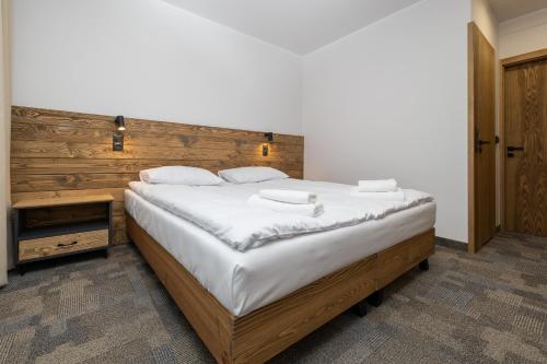 Double or Twin Room with Mountain View image 4