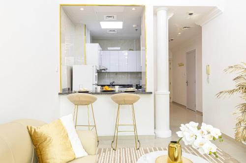 Luxury 1 Bedroom On Marina Walk, Sleeps 5, 1 Min to Metro, Dubaj (zdjęcie 8)