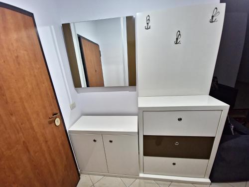One-Bedroom Apartment image 10