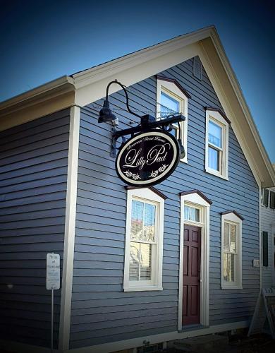 Lilly Pad - Accommodation - Cedarburg