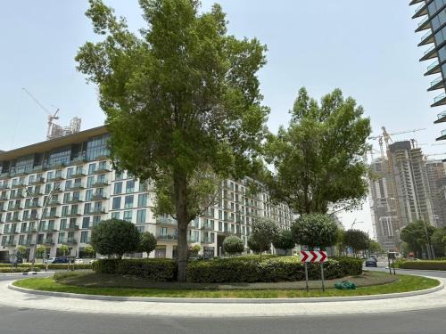 EasyGo - Sobha Waves 1 Bedroom & Study Modern - main image