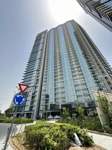 EasyGo - Sobha Waves 1 Bedroom & Study Modern - image 4