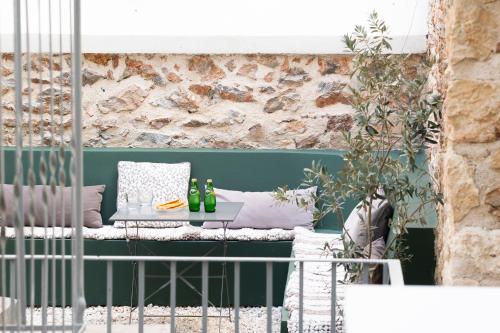 Central5 Boutique Apartments with Common Garden Next to Metro, Ateny